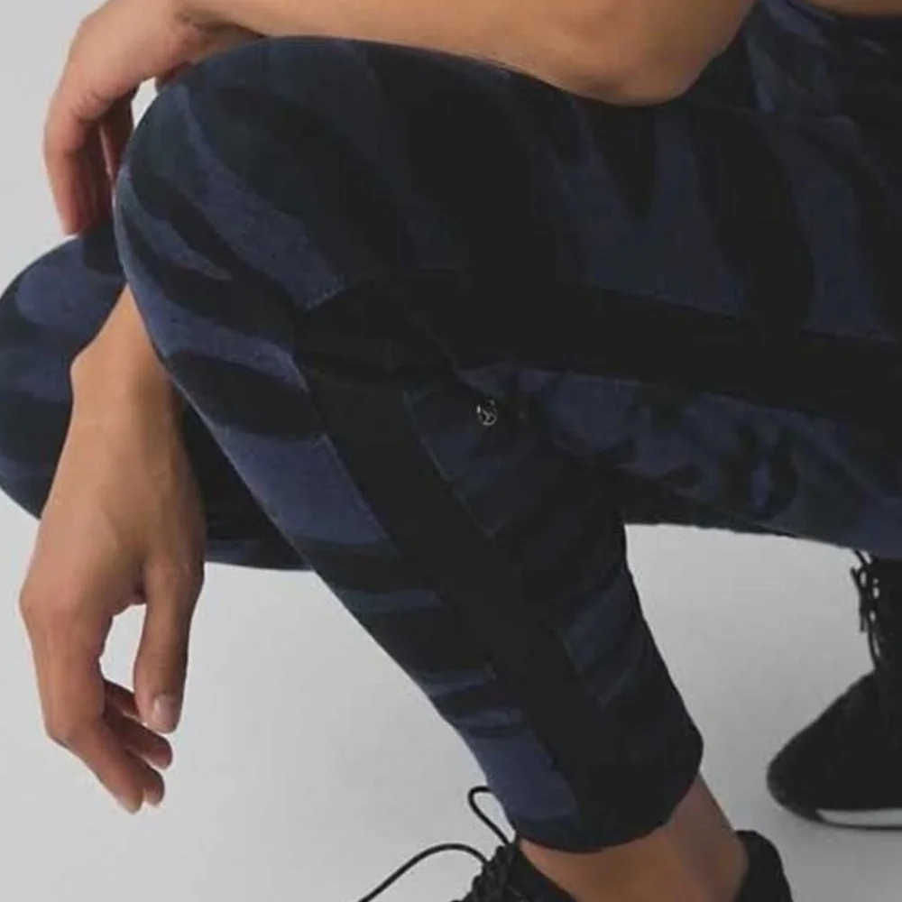 Lululemon Bolt Mini Coast Camo Heathered Deep Navy Black / Black Sweatpants Sz 8